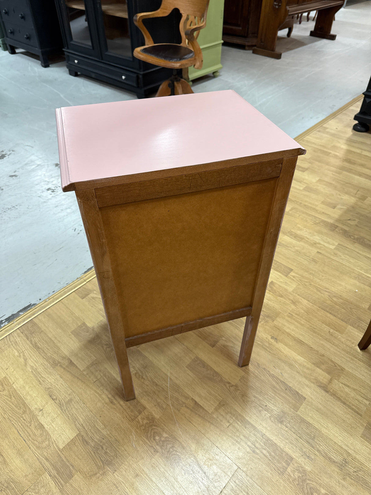 Kaunis Rokokoo-lipasto L.48.5cm, S.38cm, K.85cm