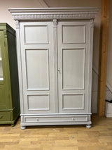 Upea vanha vaatekaappi L. 132cm, S. 59,5cm ja K. 192cm