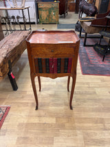Small Italian chest of drawers W. 39.5cm, D. 31.5cm and H. 74cm