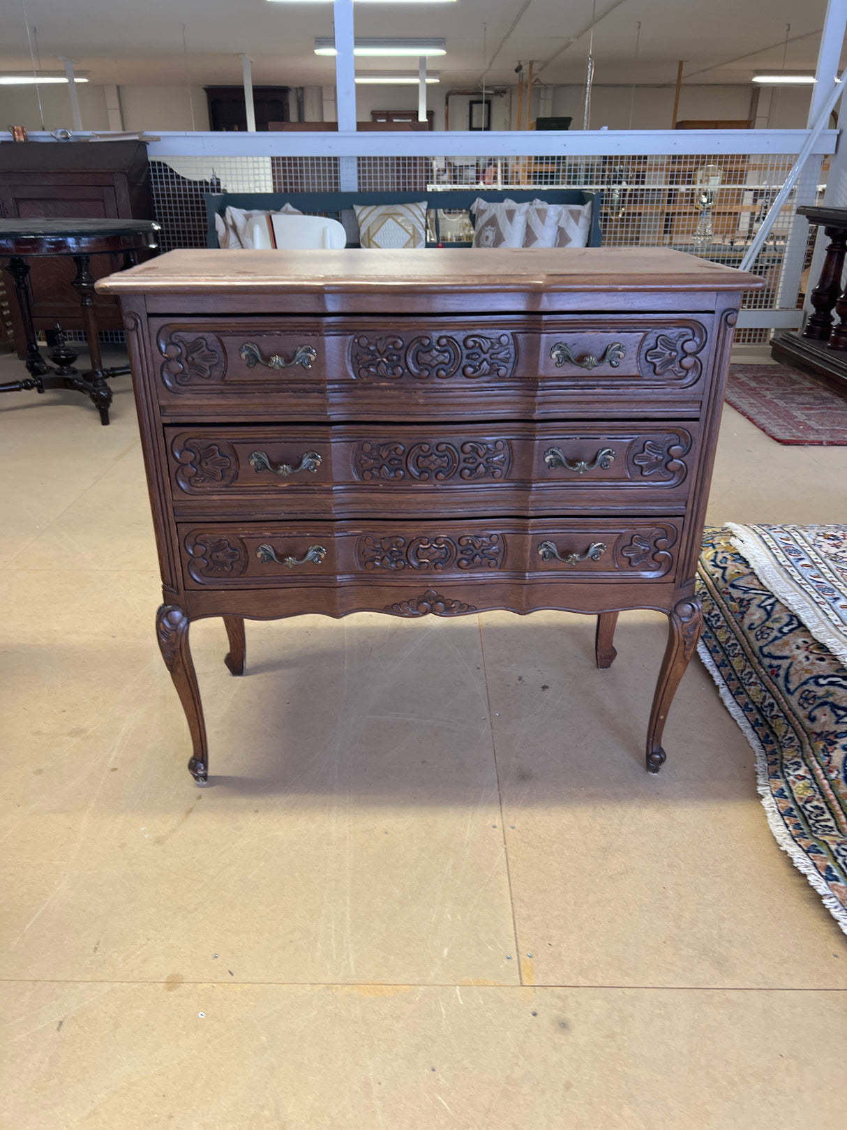 Rokokoo lipasto L. 83,5cm, S. 38,5cm ja K. 79,5cm