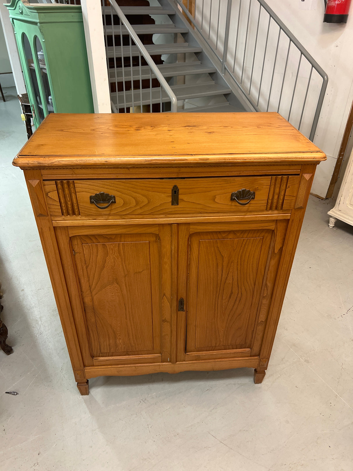 Tammi senkki L. 105cm, S. 52cm ja K. 133,5cm