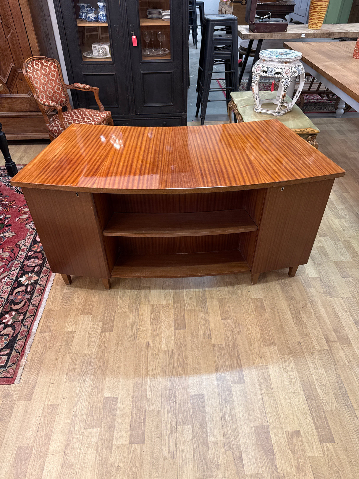 Kirjoituspöytä L.154cm, S.75cm, K.74.5cm