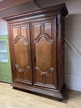 Tammi vaatekaappi 1870-luvulta L. 176,5cm, S. 65cm ja K. 221cm