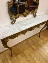 Upea peili konsoli L. 139cm, S. 29cm ja K. 217cm.