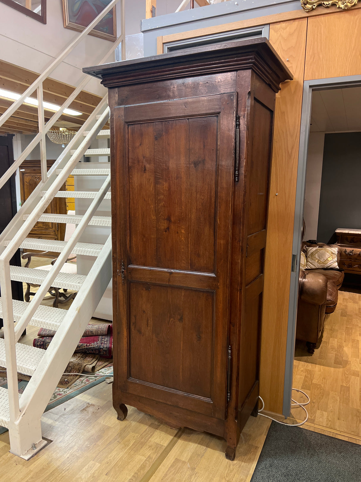 Kapea tammi vaatekaappi L. 98cm, S. 58cm ja K. 208,5cm