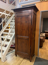 Kapea tammi vaatekaappi L. 98cm, S. 58cm ja K. 208,5cm