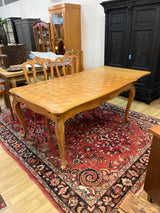 Rokokoo ruokailuryhmä (pöytä + 6 tuolia)