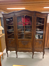Rokokoo kirja/astiakaappi L. 155cm, S.47cm ja K. 179cm