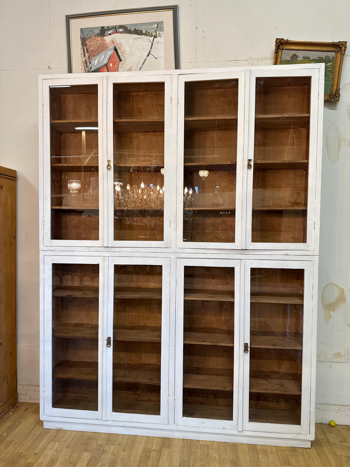 Huikea astia/kirjakaappi L.195cm, S.32cm, K.257cm