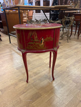 Pieni persoonallinen lipasto L. 47cm, S. 27cm ja K.60cm