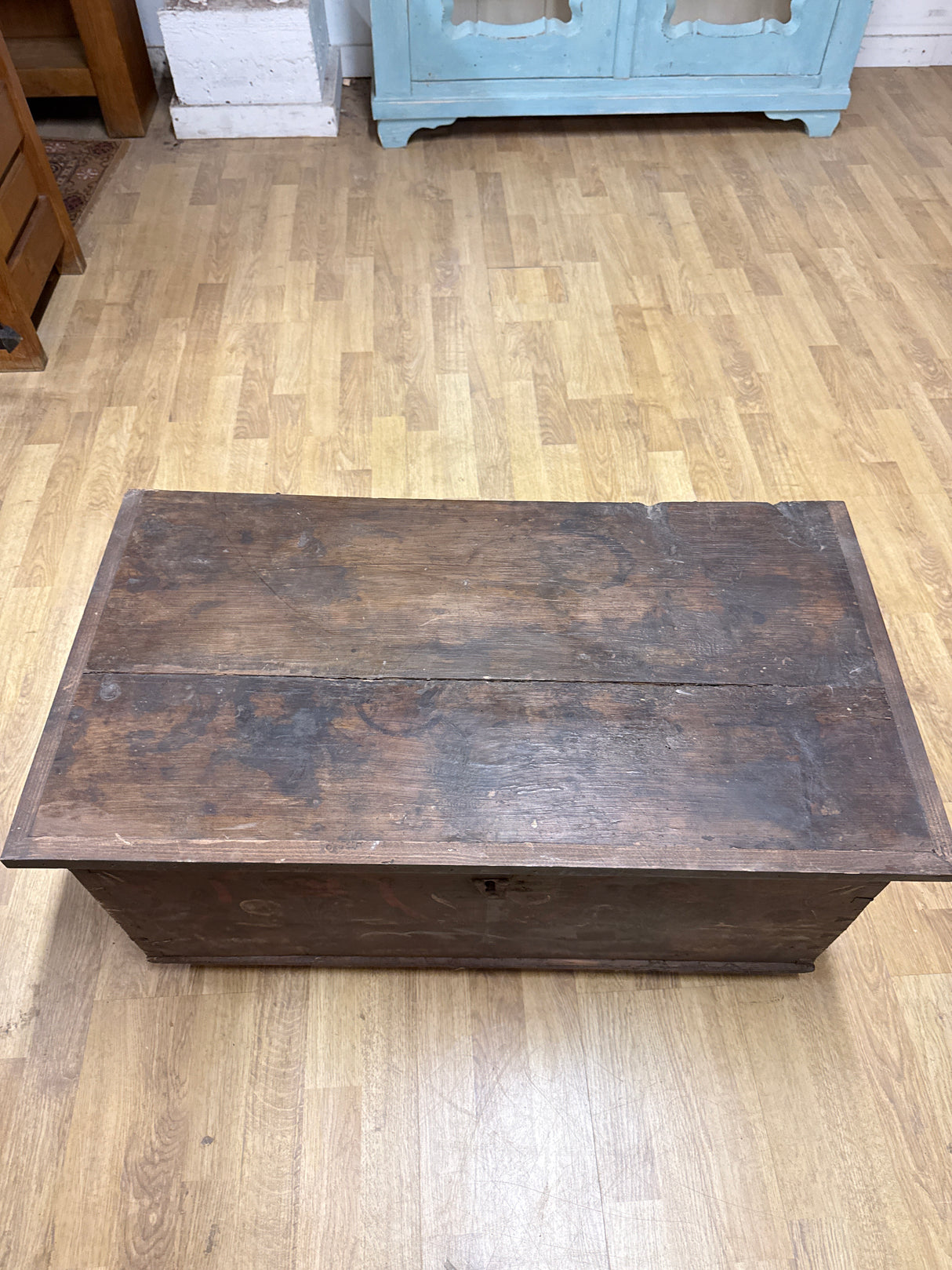 Upea arkku 1800-luvulta L.83cm, S.45cm, K.40cm