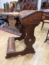 Tamminen rukouspöytä / prie-dieu L.60.5cm S.66.5cm,K.91.5cm