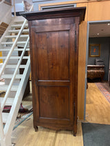 Kapea tammi vaatekaappi L. 98cm, S. 58cm ja K. 208,5cm