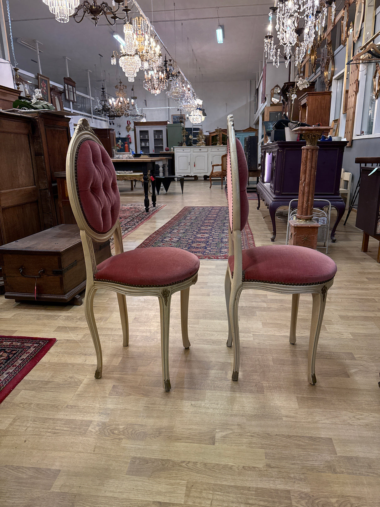 Morisustuoli L.42cm, S.41cm, K.98cm, istuinkorkeus 46cm