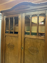 Jugend vitriinikaappi L. 105cm, S. 44cm ja K. 187,5cm