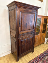 Upea tammikaappi 1800-luvun lopulta L.102cm, S.59cm, K.195cm