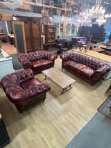 Huikean hieno Chesterfield sohvakalusto 3+2+1 istuttavat sohvat!