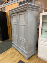 Upea helmen harmaa vaatekaappi L. 136cm, S. 62cm ja K. 193cm