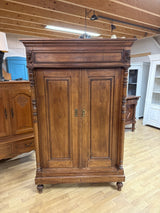 Huikea liinavaatekaappi L.115.5cm, S.60cm, K.177.5cm