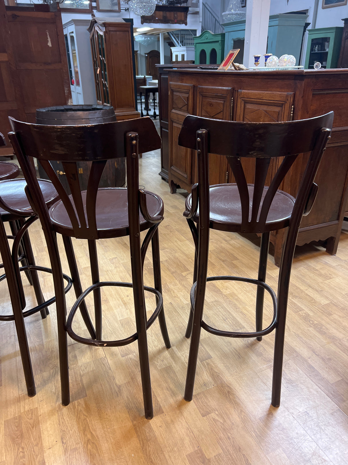 Thonet baarijakkarat 4kpl K. 111cm, istumakorkeus 80cm, halk 41cm