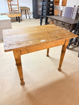 Pieni pöytä L.100cm, S.71cm, K.77.5cm