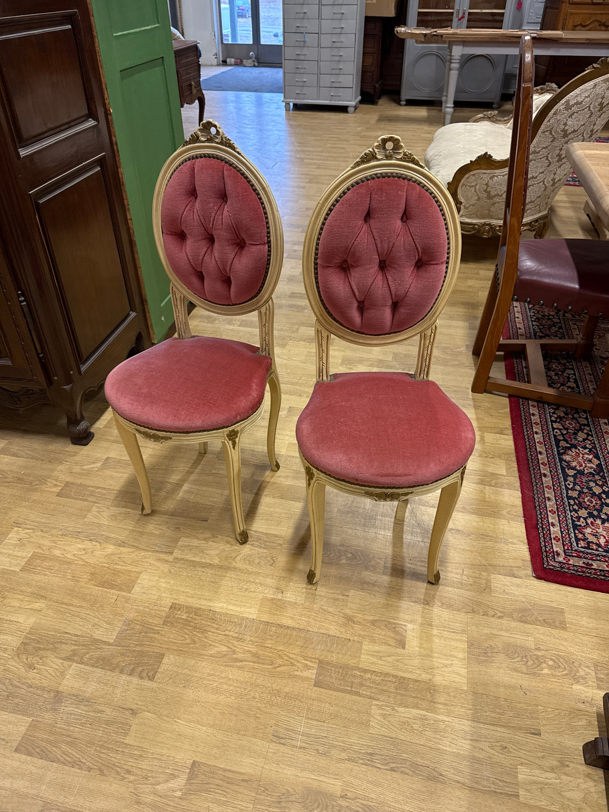 Morisustuoli L.42cm, S.41cm, K.98cm, istuinkorkeus 46cm