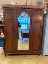 Jugend vaatekaappi L. 153cm, S. 56,5cm ja K. 202cm