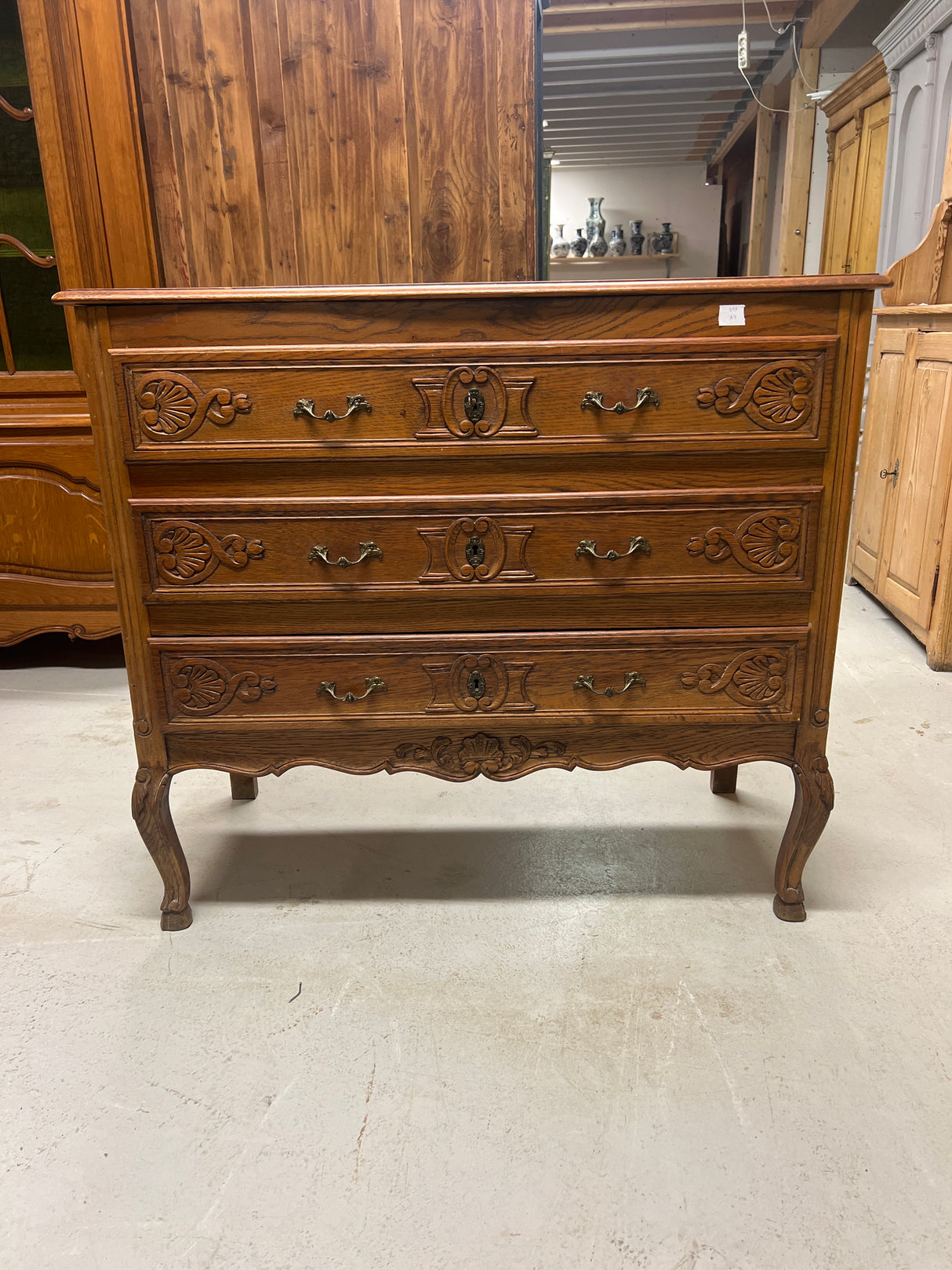 Rokokoo lipasto L. 99cm, S. 44,5cm ja K. 88cm