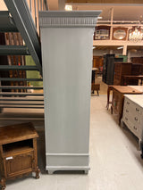 Vitriinikaappi L. 121cm, S. 57,5cm ja K. 180cm