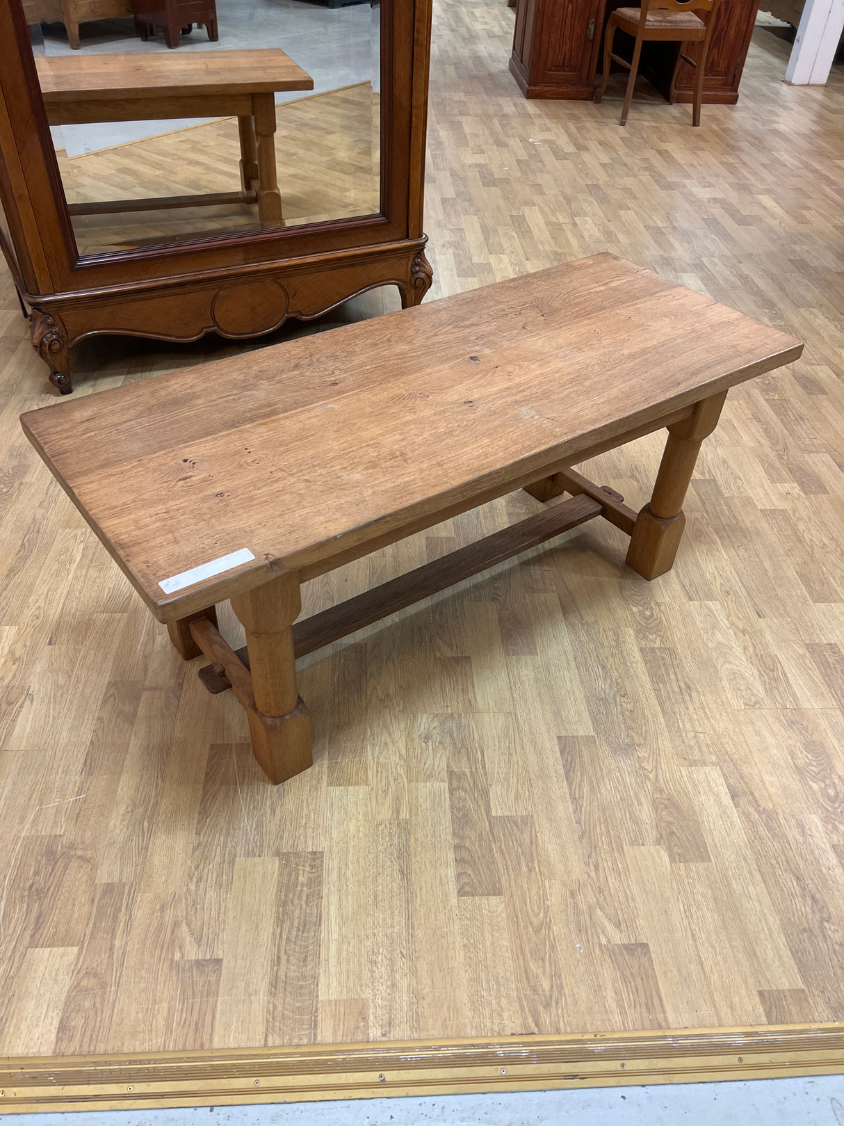 Tamminen sohvapöytä L. 120cm, S. 48cm ja K. 50cm