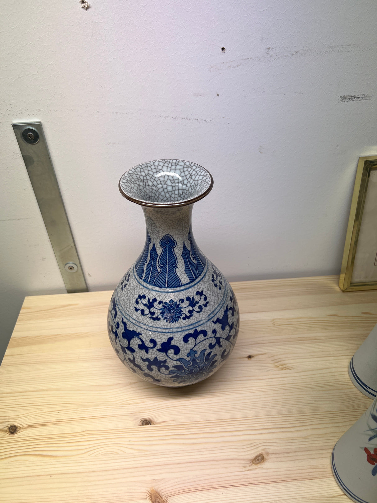 Kaunis signeerattu posliinimaljakko😍 Korkeus 33cm