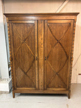 Beautiful oak wardrobe W 145cm, D 58.5cm and H 190cm