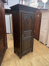 Tammi vaatekaappi L. 87cm, S. 54cm ja K. 181cm