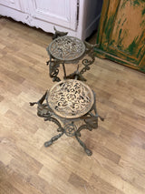 Messinkinen kukkapöytä Halk. N.30cm ja K. 57cm