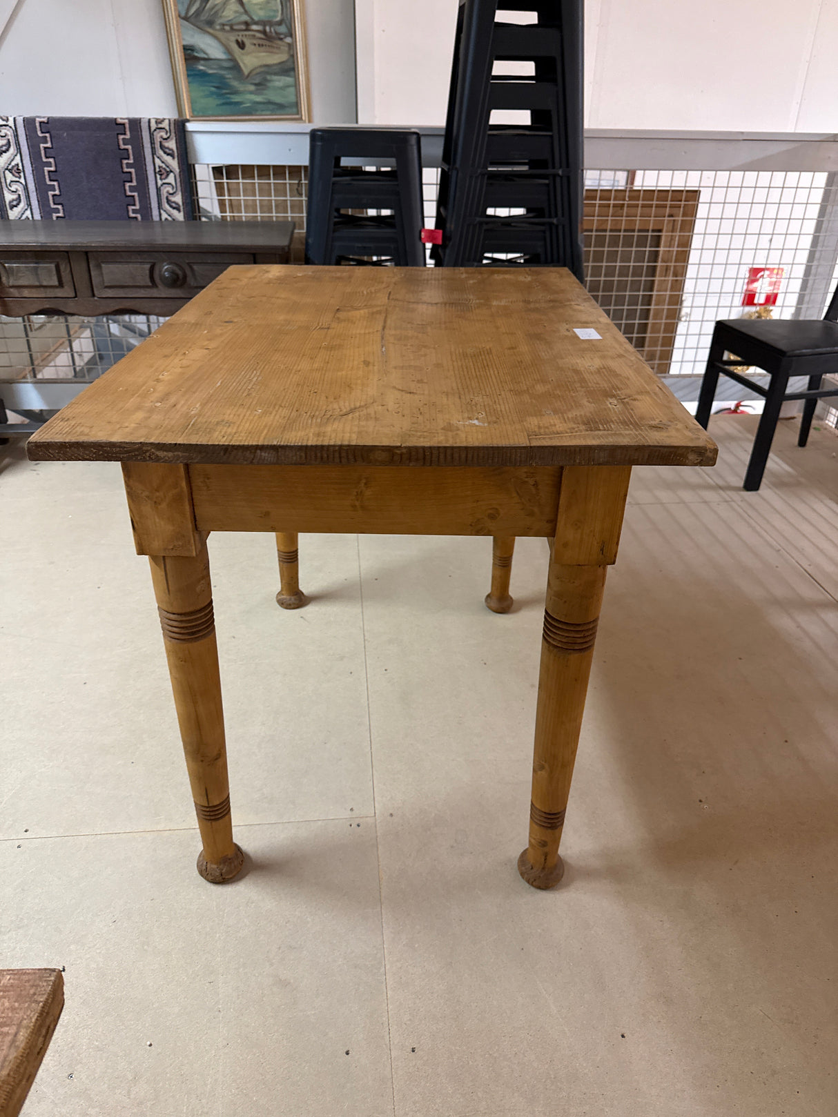 Pieni pöytä L.100cm, S.71cm, K.77.5cm