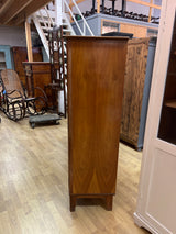 Funkkis vitriini L. 168,5cm, S. 43cm ja K. 143cm
