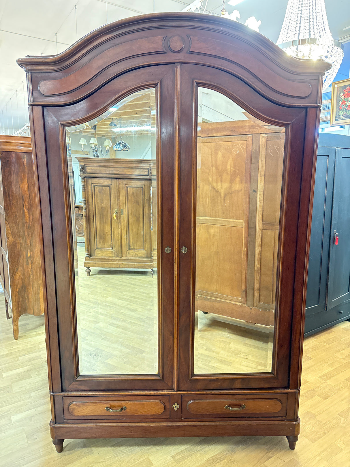 Upea peilikaappi L.147.5cm, S.59cm, K.231cm