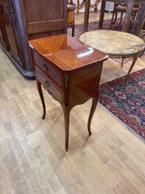 Pieni italialainen lipasto