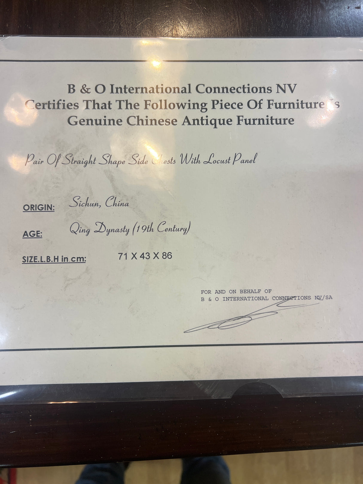 Upea kiinalainen pikkukaappi L. 71cm, S. 43cm ja K. 86cm