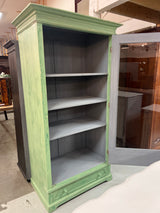 Vitriinikaappi L. 107cm, S. 64,5cm ja K. 205cm