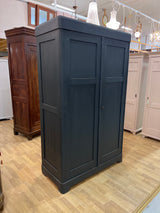 Vaatekaappi L. 121cm, S. 54,5cm ja K. 199cm