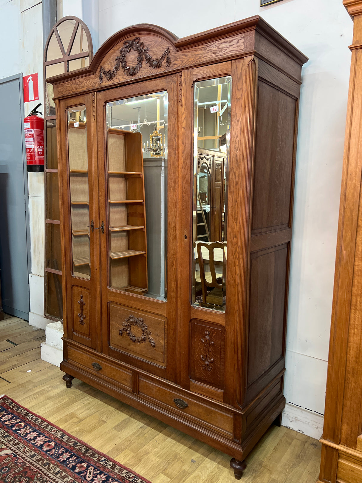 Upea jugend vaatekaappi L. 148cm, S. 58,5cm ja K. 223cm