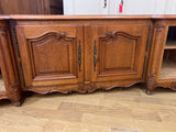 Gorgeous solid oak rococo sideboard / TV stand. W. 144cm, D. 40cm and H. 42.5cm