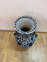 Kaunis posliiniruukku korvakkeilla K.62cm, H.34cm