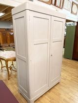 Helmenharmaa vaatekaappi L.120.5cm, S.54cm, K.199cm