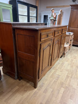 Tamminen senkki 1800-luvun lopulta L. 193cm, S. 48,5cm ja K. 114cm