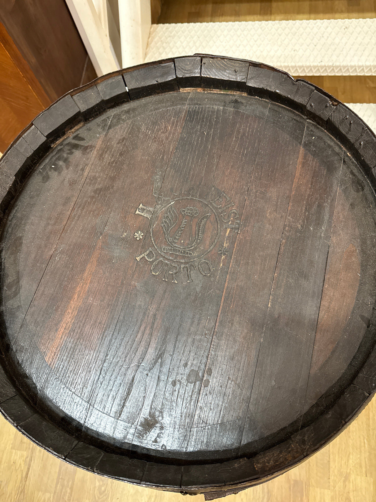 Tynnyri-baarikaappi H.72cm, K.94cm