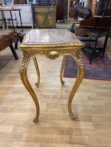 Upea puupöytä marmori kannella😍 L. 57cm, S. 40cm ja K. 66,5cm