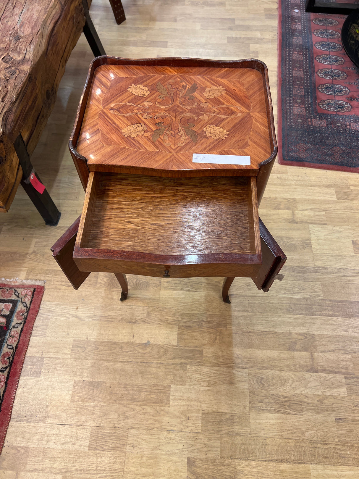 Small Italian chest of drawers W. 39.5cm, D. 31.5cm and H. 74cm