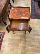 Small Italian chest of drawers W. 39.5cm, D. 31.5cm and H. 74cm